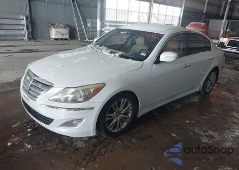 2014 Hyundai Genesis 3.8 z USA, uszkodzony, nr VIN KMHGC4DD3EU260009